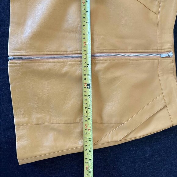 Yellow faux leather skirt. - Picture 6 of 9